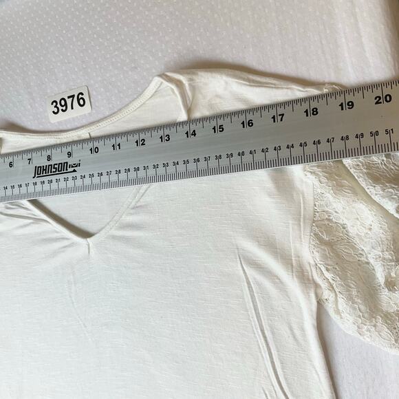 Knox Rose Women Blouse size XS White ShortSleeve Lace Sleeve V-neck Basic - Picture 2 of 9